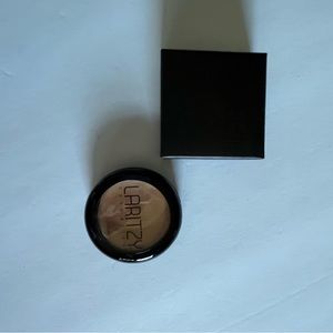 Laritzy cream highlighter